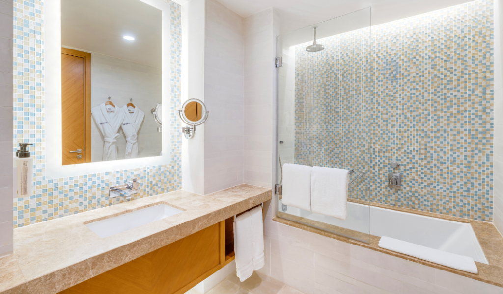 Deluxe Twin Room at Swissotel Al Ghurair